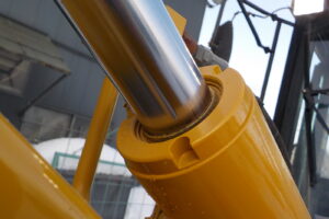 サムネイル: 平成17年　CAT　ホイールローダー　901B　★0.4立米★バケット幅157㎝★使用時間約1970HR★