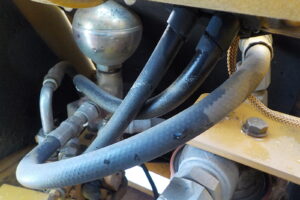 サムネイル: 平成17年　CAT　ホイールローダー　901B　★0.4立米★バケット幅157㎝★使用時間約1970HR★