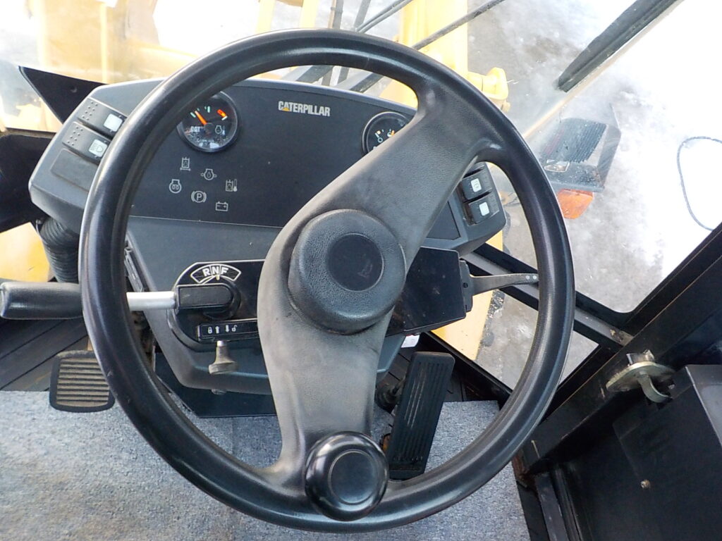 平成17年　CAT　ホイールローダー　901B　★0.4立米★バケット幅157㎝★使用時間約1970HR★