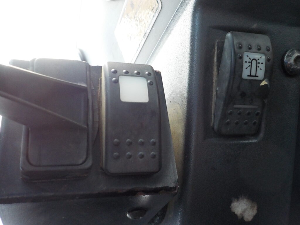 平成17年　CAT　ホイールローダー　901B　★0.4立米★バケット幅157㎝★使用時間約1970HR★