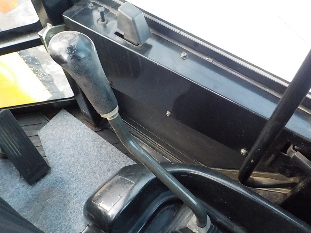 平成17年　CAT　ホイールローダー　901B　★0.4立米★バケット幅157㎝★使用時間約1970HR★