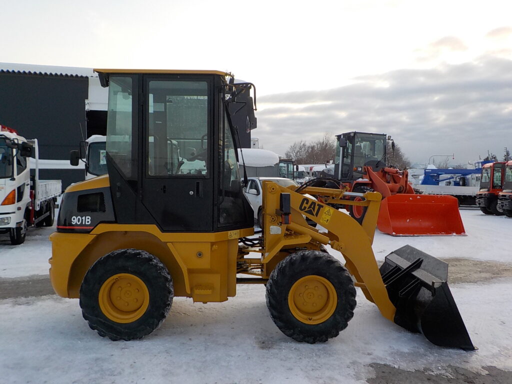平成17年　CAT　ホイールローダー　901B　★0.4立米★バケット幅157㎝★使用時間約1970HR★