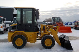 サムネイル: 平成17年　CAT　ホイールローダー　901B　★0.4立米★バケット幅157㎝★使用時間約1970HR★