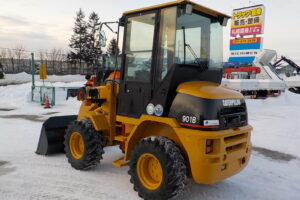 サムネイル: 平成17年　CAT　ホイールローダー　901B　★0.4立米★バケット幅157㎝★使用時間約1970HR★