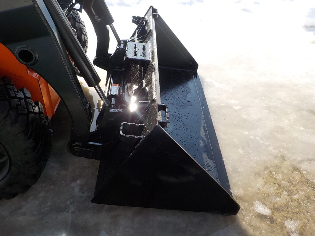 トヨタ　ジョブサン　5SDKL6　★スキッドステアローダー★0.28立米★バケット幅153㎝★使用時間約580HR★