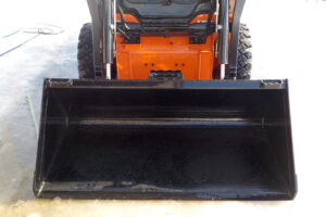 サムネイル: トヨタ　ジョブサン　5SDKL6　★スキッドステアローダー★0.28立米★バケット幅153㎝★使用時間約580HR★