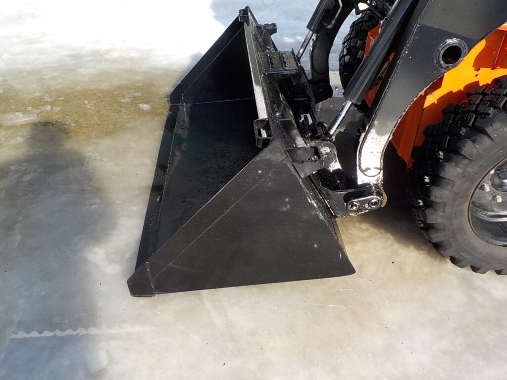 トヨタ　ジョブサン　5SDKL6　★スキッドステアローダー★0.28立米★バケット幅153㎝★使用時間約580HR★