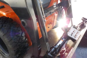 サムネイル: トヨタ　ジョブサン　5SDKL6　★スキッドステアローダー★0.28立米★バケット幅153㎝★使用時間約580HR★