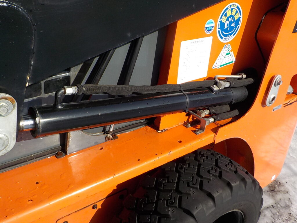 トヨタ　ジョブサン　5SDKL6　★スキッドステアローダー★0.28立米★バケット幅153㎝★使用時間約580HR★