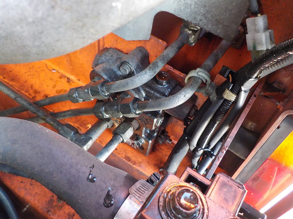 トヨタ　ジョブサン　5SDKL6　★スキッドステアローダー★0.28立米★バケット幅153㎝★使用時間約580HR★