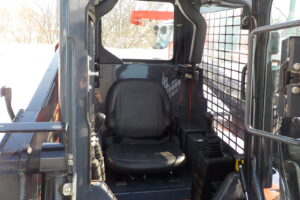 サムネイル: トヨタ　ジョブサン　5SDKL6　★スキッドステアローダー★0.28立米★バケット幅153㎝★使用時間約580HR★