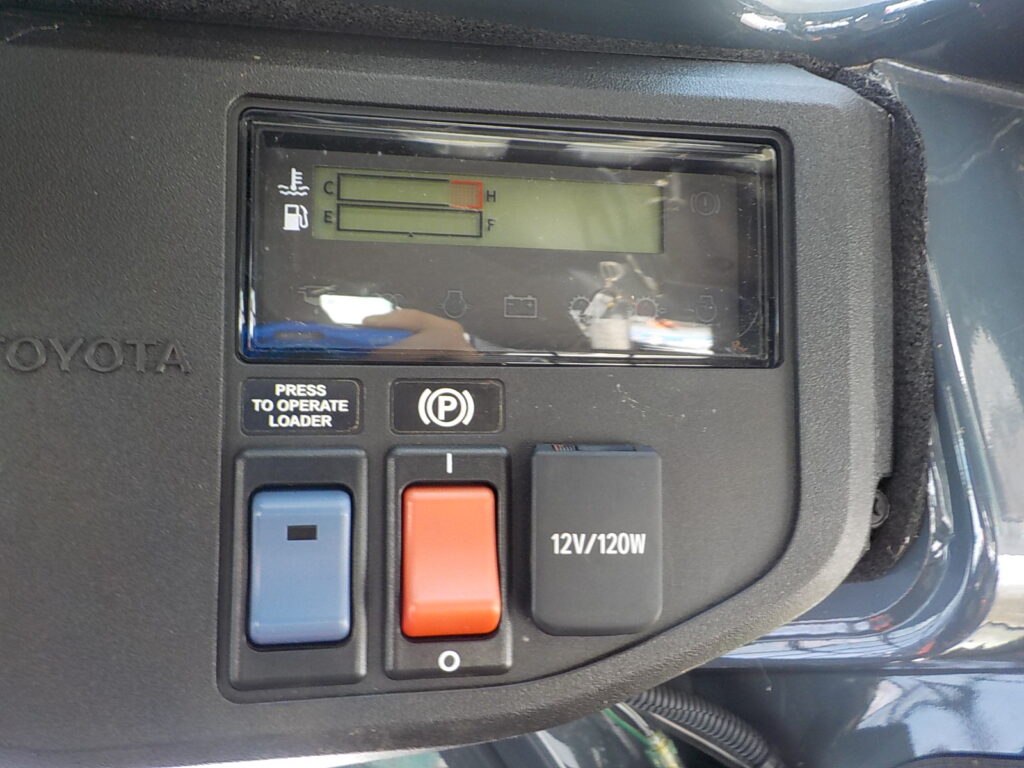 トヨタ　ジョブサン　5SDKL6　★スキッドステアローダー★0.28立米★バケット幅153㎝★使用時間約580HR★