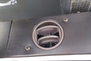 サムネイル: トヨタ　ジョブサン　5SDKL6　★スキッドステアローダー★0.28立米★バケット幅153㎝★使用時間約580HR★