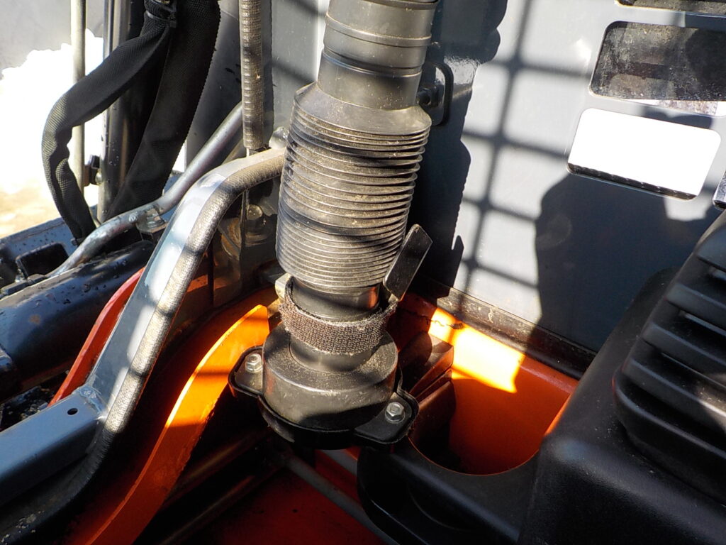 トヨタ　ジョブサン　5SDKL6　★スキッドステアローダー★0.28立米★バケット幅153㎝★使用時間約580HR★