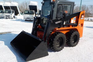 トヨタ　ジョブサン　5SDKL6　★スキッドステアローダー★0.28立米★バケット幅153㎝★使用時間約580HR★