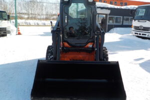 サムネイル: トヨタ　ジョブサン　5SDKL6　★スキッドステアローダー★0.28立米★バケット幅153㎝★使用時間約580HR★