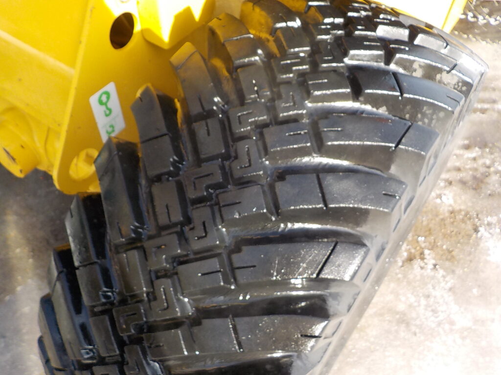 平成29年　CAT　ホイールローダー　901C2　★0.4立米★バケット幅168㎝★タイヤチェーン2本★使用時間1300HR★