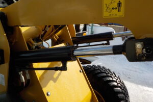 サムネイル: 平成29年　CAT　ホイールローダー　901C2　★0.4立米★バケット幅168㎝★タイヤチェーン2本★使用時間1300HR★