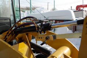 サムネイル: 平成29年　CAT　ホイールローダー　901C2　★0.4立米★バケット幅168㎝★タイヤチェーン2本★使用時間1300HR★