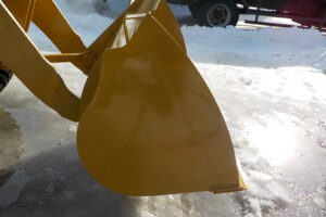 サムネイル: 平成29年　CAT　ホイールローダー　901C2　★0.4立米★バケット幅168㎝★タイヤチェーン2本★使用時間1300HR★