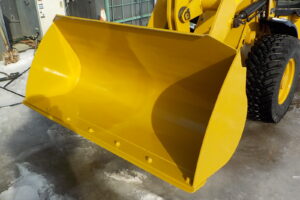 サムネイル: 平成29年　CAT　ホイールローダー　901C2　★0.4立米★バケット幅168㎝★タイヤチェーン2本★使用時間1300HR★