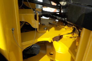 サムネイル: 平成29年　CAT　ホイールローダー　901C2　★0.4立米★バケット幅168㎝★タイヤチェーン2本★使用時間1300HR★