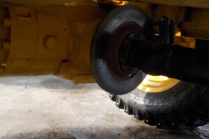 サムネイル: 平成29年　CAT　ホイールローダー　901C2　★0.4立米★バケット幅168㎝★タイヤチェーン2本★使用時間1300HR★