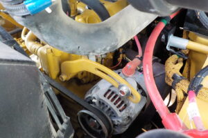 サムネイル: 平成29年　CAT　ホイールローダー　901C2　★0.4立米★バケット幅168㎝★タイヤチェーン2本★使用時間1300HR★