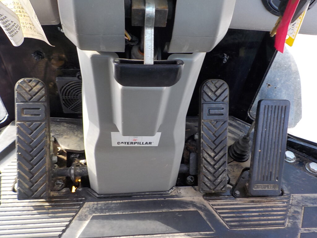 平成29年　CAT　ホイールローダー　901C2　★0.4立米★バケット幅168㎝★タイヤチェーン2本★使用時間1300HR★
