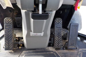 サムネイル: 平成29年　CAT　ホイールローダー　901C2　★0.4立米★バケット幅168㎝★タイヤチェーン2本★使用時間1300HR★