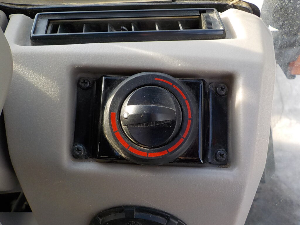 平成29年　CAT　ホイールローダー　901C2　★0.4立米★バケット幅168㎝★タイヤチェーン2本★使用時間1300HR★