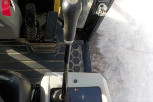 サムネイル: 平成29年　CAT　ホイールローダー　901C2　★0.4立米★バケット幅168㎝★タイヤチェーン2本★使用時間1300HR★