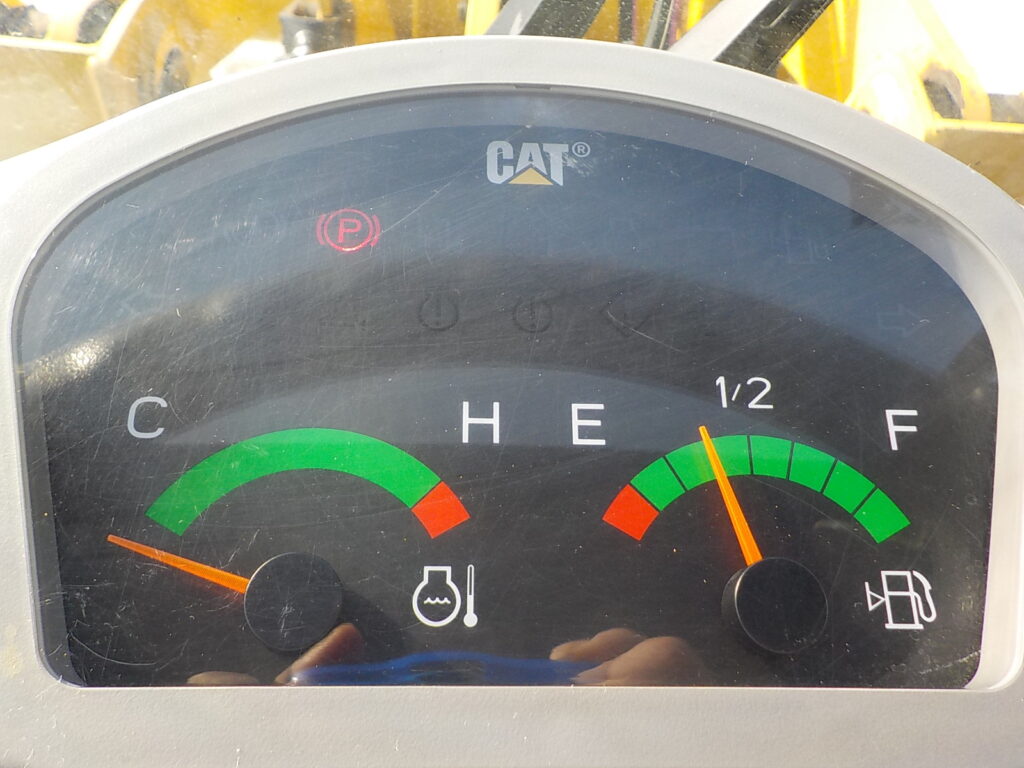 平成29年　CAT　ホイールローダー　901C2　★0.4立米★バケット幅168㎝★タイヤチェーン2本★使用時間1300HR★