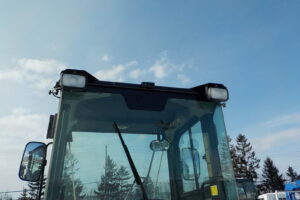 サムネイル: 平成29年　CAT　ホイールローダー　901C2　★0.4立米★バケット幅168㎝★タイヤチェーン2本★使用時間1300HR★