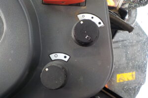 サムネイル: 平成30年　日立　ホイールローダー　ZW80-5B　★スノウプラウ★ノーマルバケット★ワンタッチ式★車検令和9年11月★