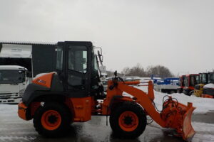 サムネイル: 平成30年　日立　ホイールローダー　ZW80-5B　★スノウプラウ★ノーマルバケット★ワンタッチ式★車検令和9年11月★