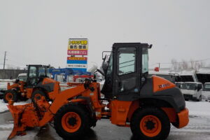 サムネイル: 平成30年　日立　ホイールローダー　ZW80-5B　★スノウプラウ★ノーマルバケット★ワンタッチ式★車検令和9年11月★