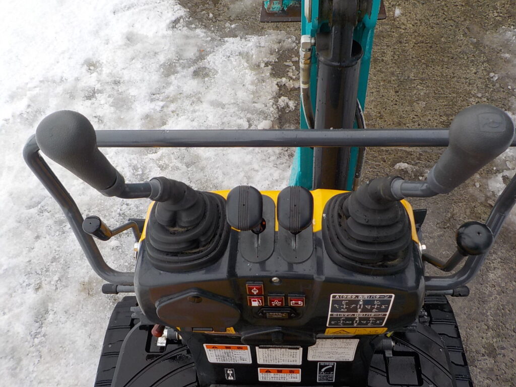 令和１年式　クボタ　U-10-5　★0.022㎥★配管付★ブレーカー付★可変キャタ★使用時間約55HR