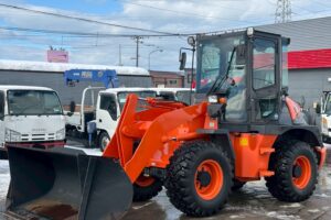 平成28年　日立　ZW80-5B　スノースパイクタイヤ装着車・ダブルヒーター仕様　０．９立米　★使用時間2090時間★