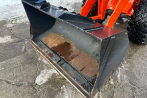 サムネイル: 平成28年　日立　ZW80-5B　スノースパイクタイヤ装着車・ダブルヒーター仕様　０．９立米　★使用時間2090時間★