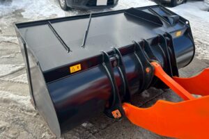 サムネイル: 平成28年　日立　ZW80-5B　スノースパイクタイヤ装着車・ダブルヒーター仕様　０．９立米　★使用時間2090時間★