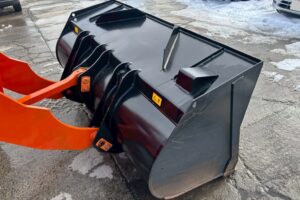 サムネイル: 平成28年　日立　ZW80-5B　スノースパイクタイヤ装着車・ダブルヒーター仕様　０．９立米　★使用時間2090時間★