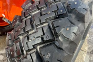 サムネイル: 平成28年　日立　ZW80-5B　スノースパイクタイヤ装着車・ダブルヒーター仕様　０．９立米　★使用時間2090時間★