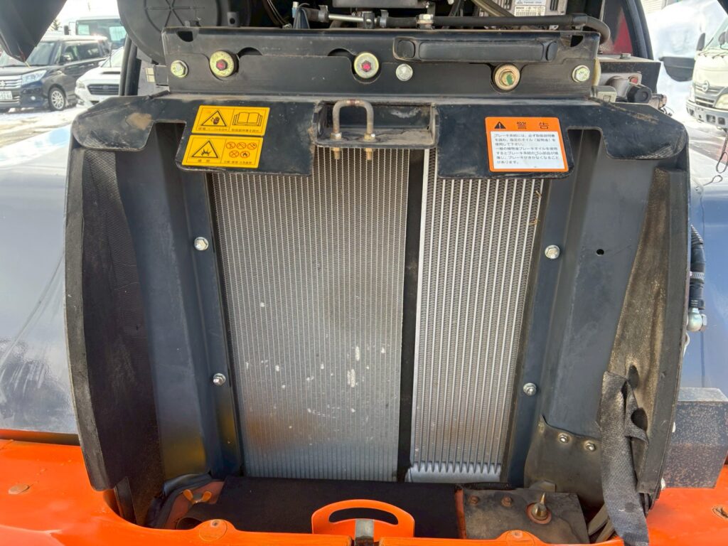 平成28年　日立　ZW80-5B　スノースパイクタイヤ装着車・ダブルヒーター仕様　０．９立米　★使用時間2090時間★