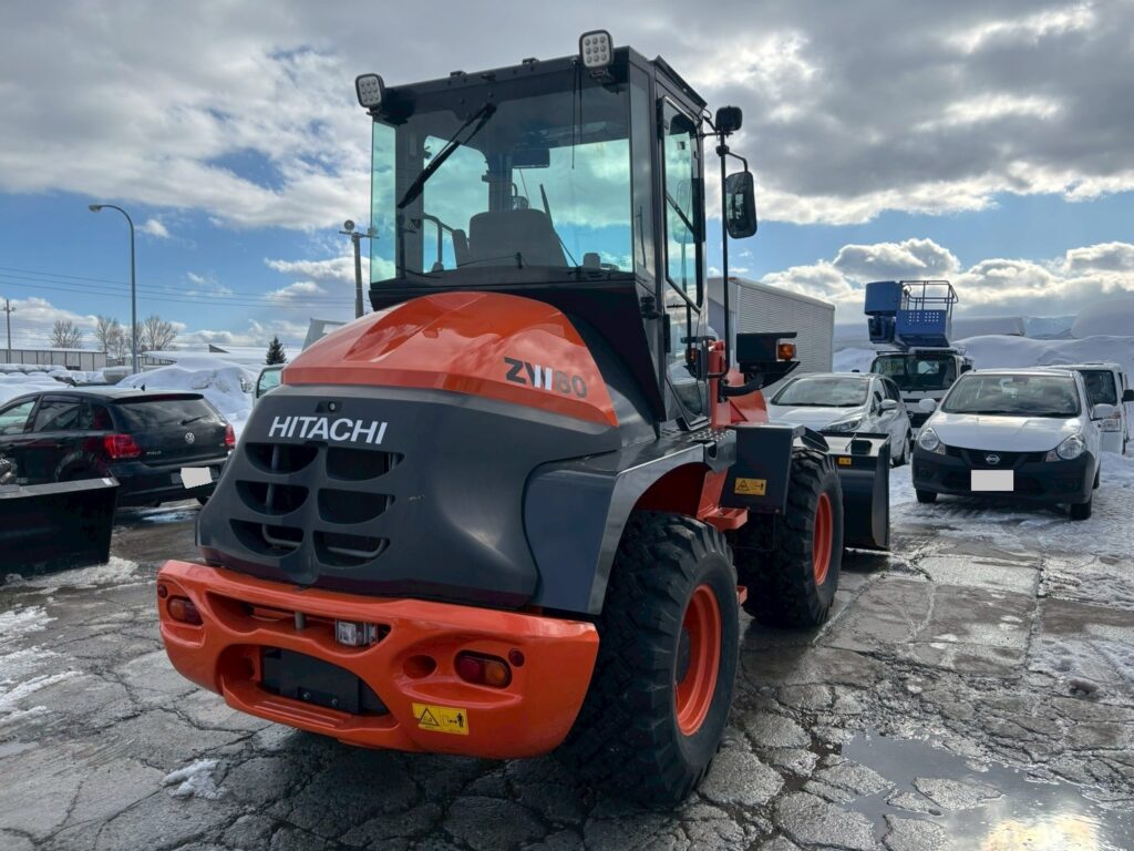 平成28年　日立　ZW80-5B　スノースパイクタイヤ装着車・ダブルヒーター仕様　０．９立米　★使用時間2090時間★