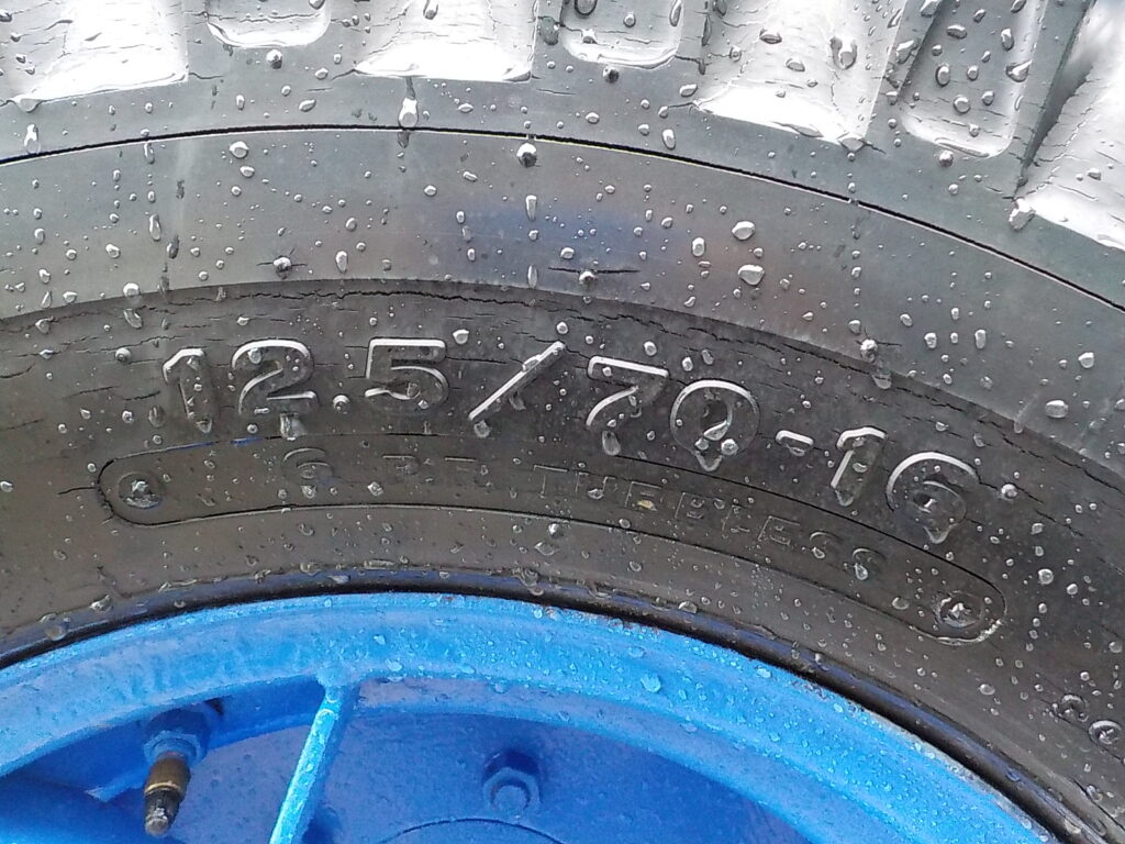 平成１２年　日立　ホイールローダー　LX20-3　★スパイクタイヤ★３８００時間★