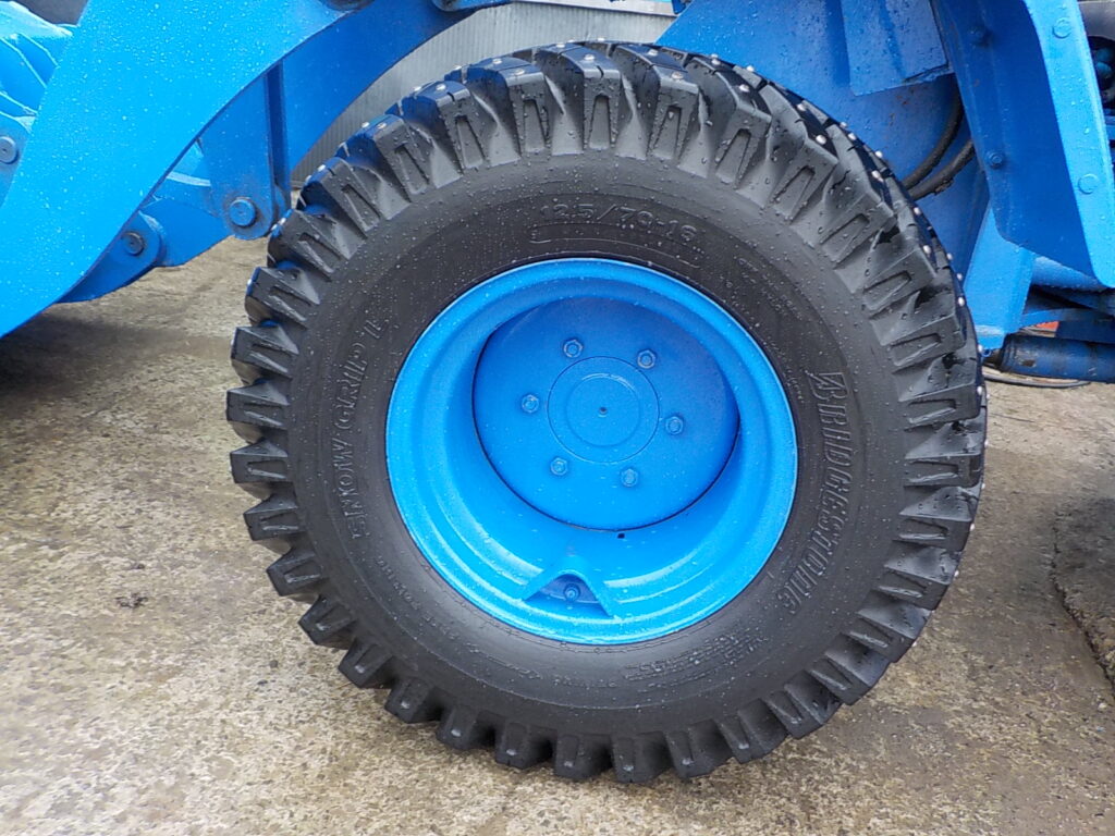 平成１２年　日立　ホイールローダー　LX20-3　★スパイクタイヤ★３８００時間★