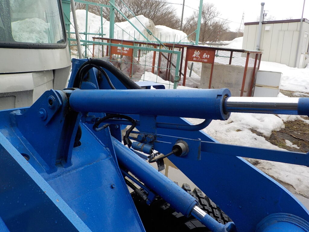 平成１２年　日立　ホイールローダー　LX20-3　★スパイクタイヤ★３８００時間★