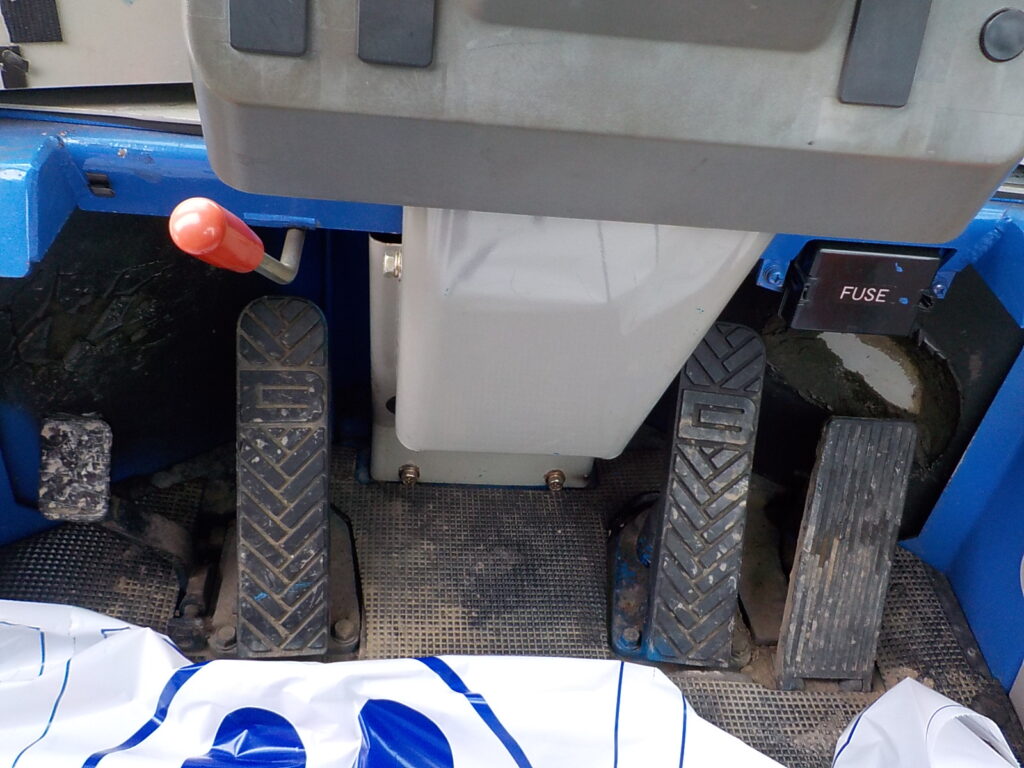 平成１２年　日立　ホイールローダー　LX20-3　★スパイクタイヤ★３８００時間★