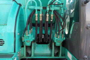 サムネイル: 平成29年　コベルコ　バックホー　SK125SR-3　★0.45㎥★配管付★クレーン仕様★エアコン★